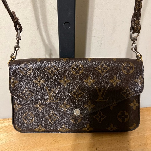 Louis Vuitton Monogram Felice Pochette w/Inserts - Picture 2 of 14